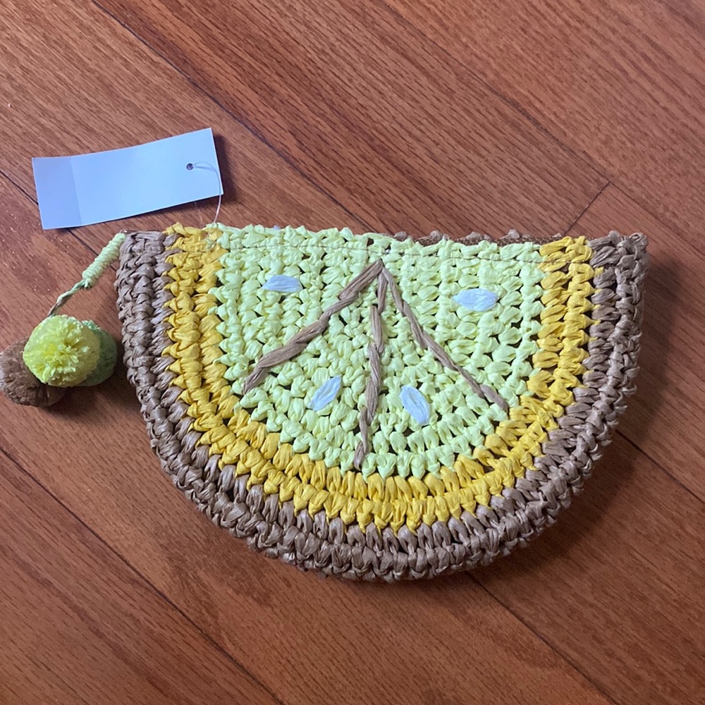 Loft zippered straw pouch